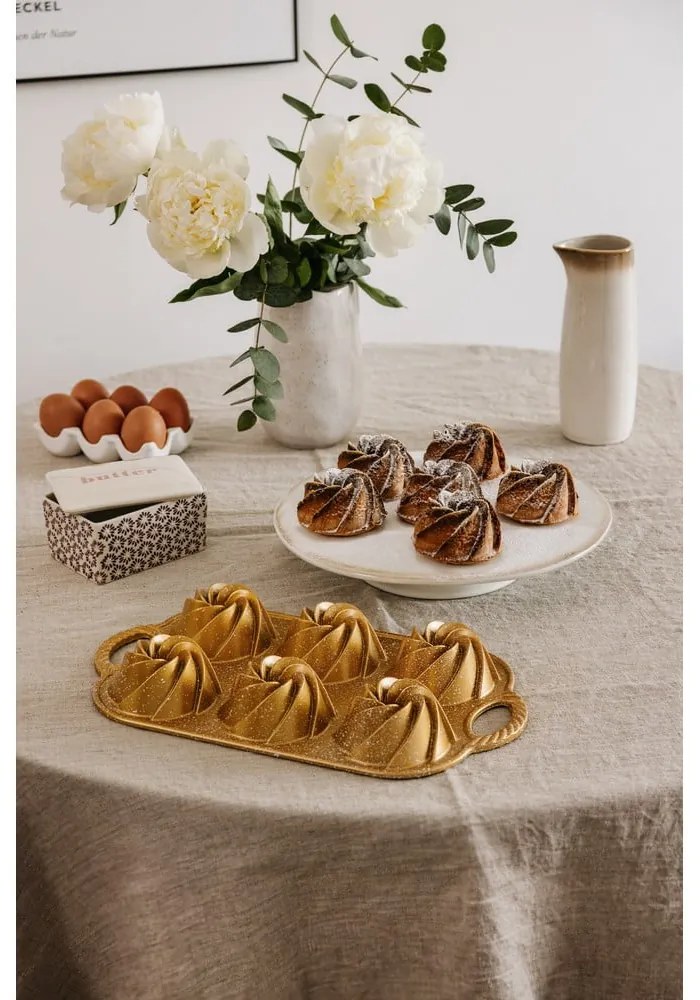 Formă de copt pentru mini-prăjiturele Bundt din aluminiu Dahlia – Bonami Selection