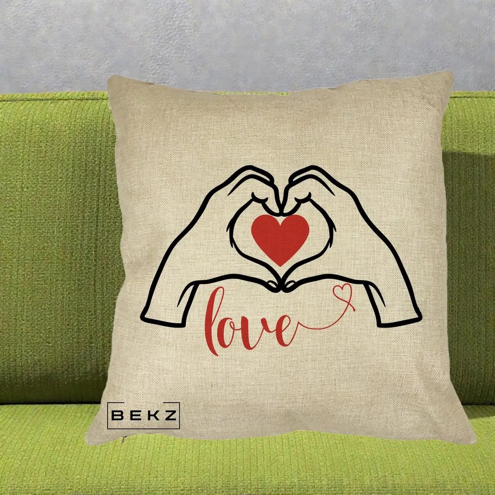 Perna Decorativa Love Maini Inima cu Inscriptie Love Rosu, 40x40 cm, Crem, Husa Detasabila, Perna Inclusa, BEKZ®