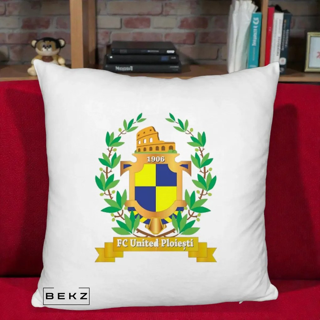 Perna Personalizata FC United Ploiesti 1906 Fotbal, 40x40 cm, Alb Pufos, Husa Detasabila, Perna Inclusa, BEKZ®