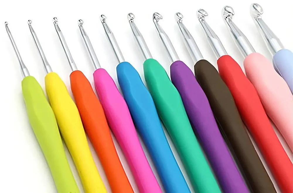 Set de crosetat cu accesorii, in husa