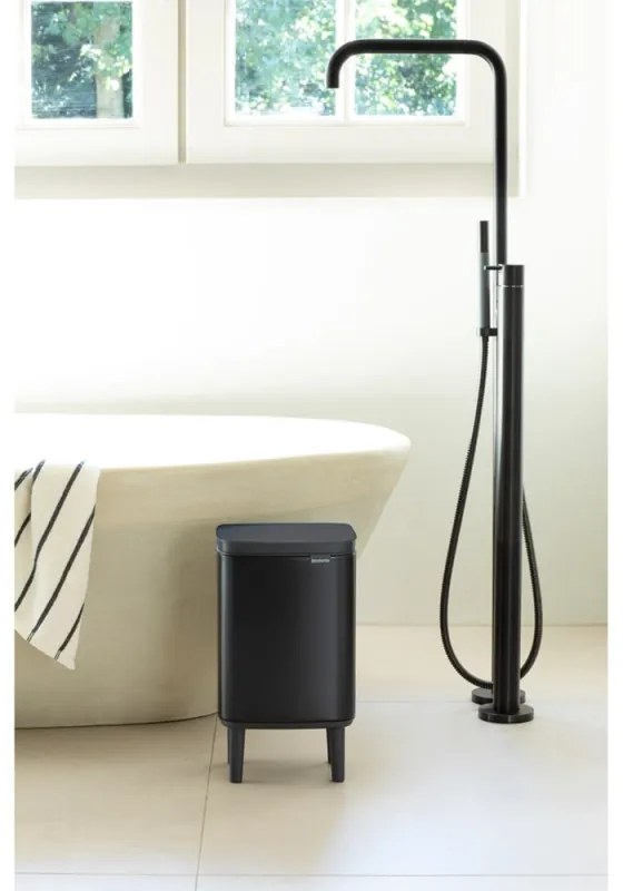 Coș Brabantia Bo Small Hi 1006645, 7 L, Ridicat, Deschidere lină și silențioasă, Bază antiderapantă, Negru
