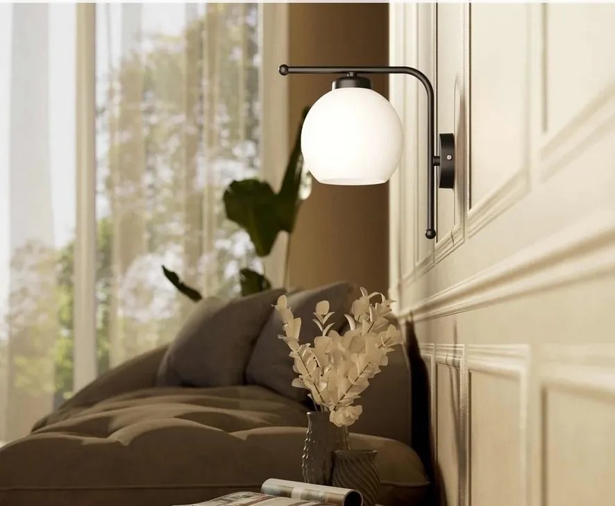 Aplica de perete din alama Globe