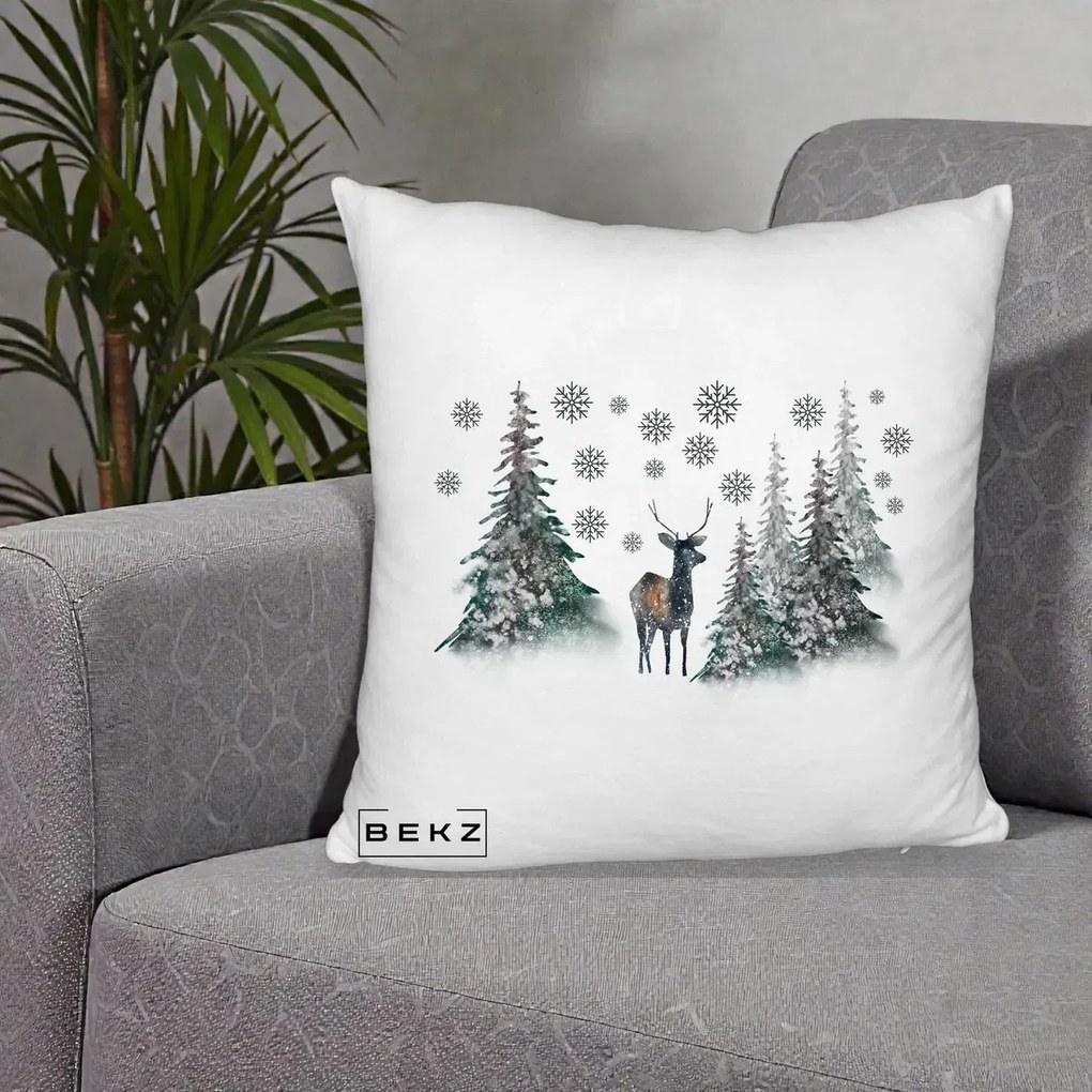 Perna Decorativa Ren in Padure Inzapezita, 40x40 cm, Alb Pufos, Husa Detasabila, Perna Inclusa, BEKZ®