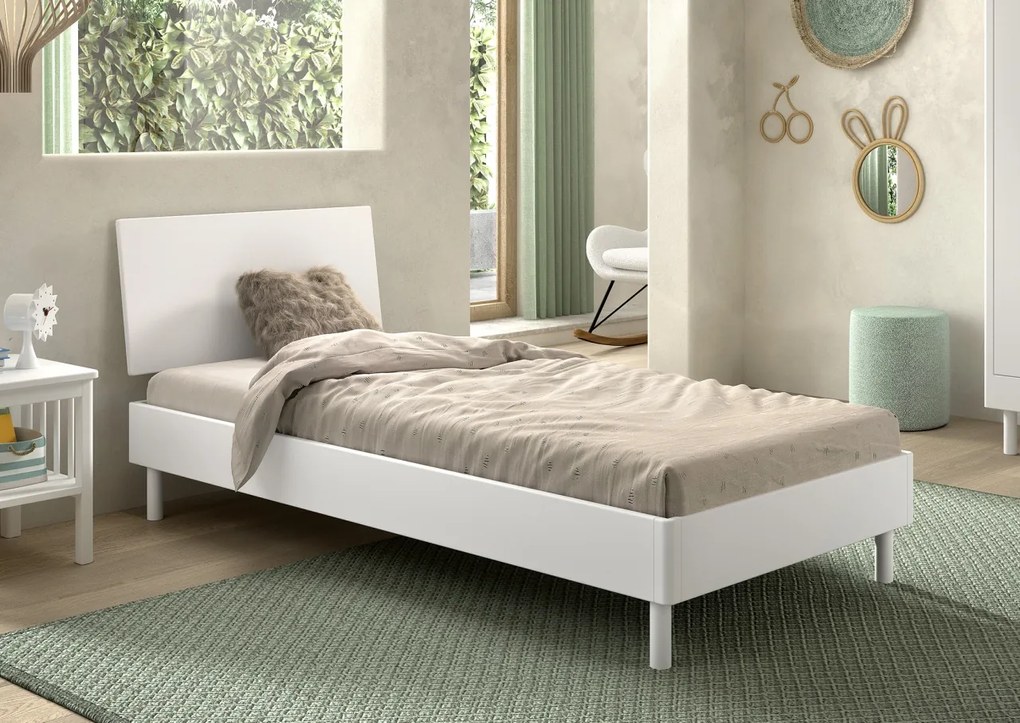 Set Complet Mobilier Camera Copii Forrest Beech, Pat 90x200 cm, Dulap cu 3 Uși, Noptieră și Comodă, din Lemn de Fag Lăcuit Alb – Vipack
