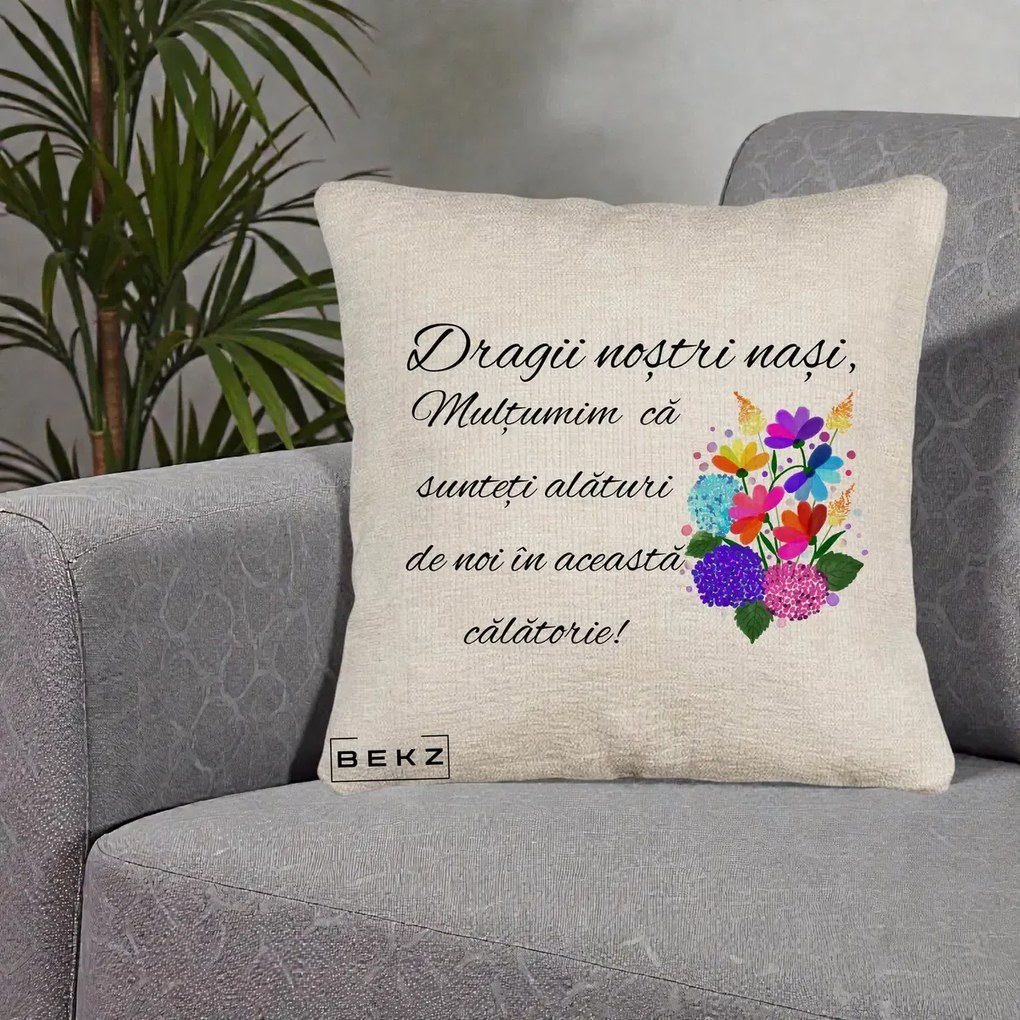 Perna personalizata nasi: Dragii nostri nasi, multumim, buchet colorat, 40x40 cm cu Umplutura, Bej Canapea, BEKZ