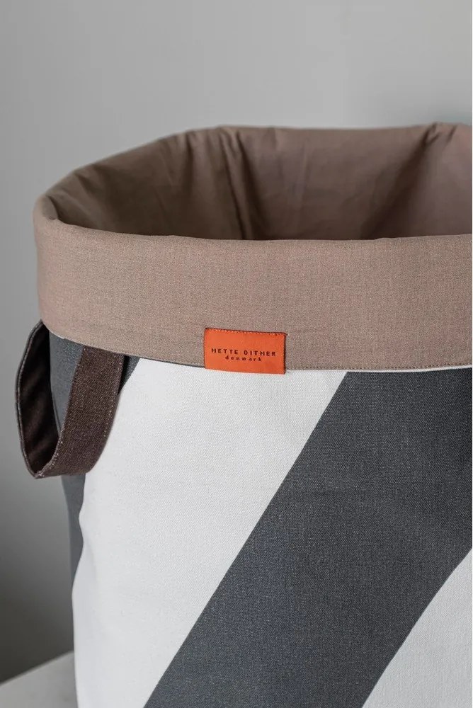 Coș de rufe gri/crem din material textil 5 l Diagonal – Mette Ditmer Denmark