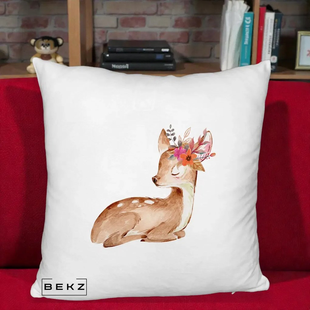 Perna Decorativa Caprioara cu Flori in Coama, 40x40 cm, Alb Pufos, Husa Detasabila, Perna Inclusa, BEKZ®