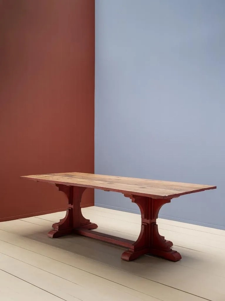 Masă de dining din lemn reciclat, cu blat patinat natur și bază sculptată roșu cărămiziu, finisaj vintage, 240×100×76 cm, „Redwood"