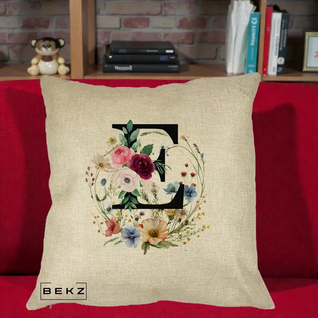 Cadou Personalizat - Perna Personalizata Monogram Litera E cu Flori Acuarela, 40x40 cm, Crem, Husa Detasabila, Perna Inclusa, BEKZ®