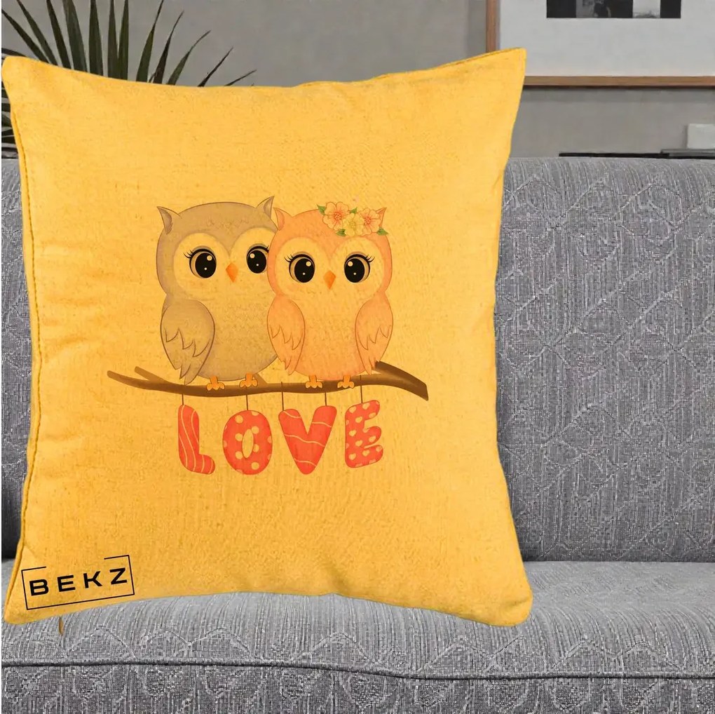 Perna Decorativa Love Bufnite Indragostite pe Crenguta Roz si Mov, 40x40 cm, Galben, Husa Detasabila, Perna Inclusa, BEKZ®