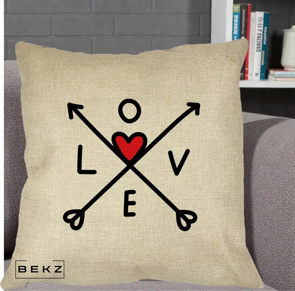 Perna Decorativa Love cu Sageti Incrucisate si Inima Rosie, 40x40 cm, Crem, Husa Detasabila, Perna Inclusa, BEKZ®