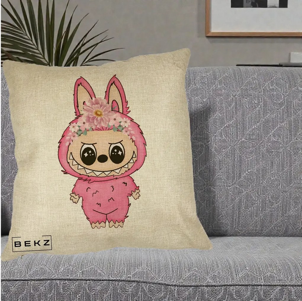 Perna Personalizata Labubu Roz cu Coroana Florala, 40x40 cm, Crem, Husa Detasabila, Perna Inclusa, BEKZ®
