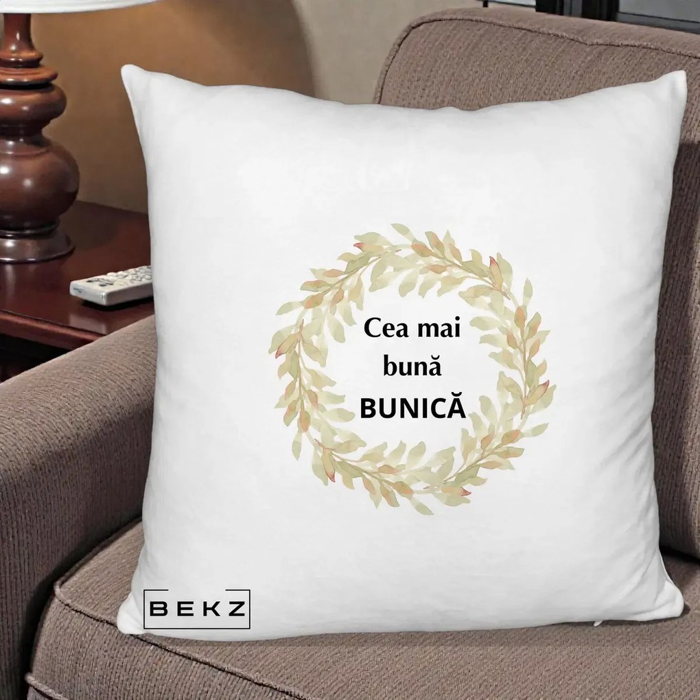 Cadou pentru Bunica - Perna Personalizata Cea Mai Buna Bunica Coronita Frunze Acuarela, 40x40 cm, Alb Pufos, Husa Detasabila, Perna Inclusa, BEKZ®