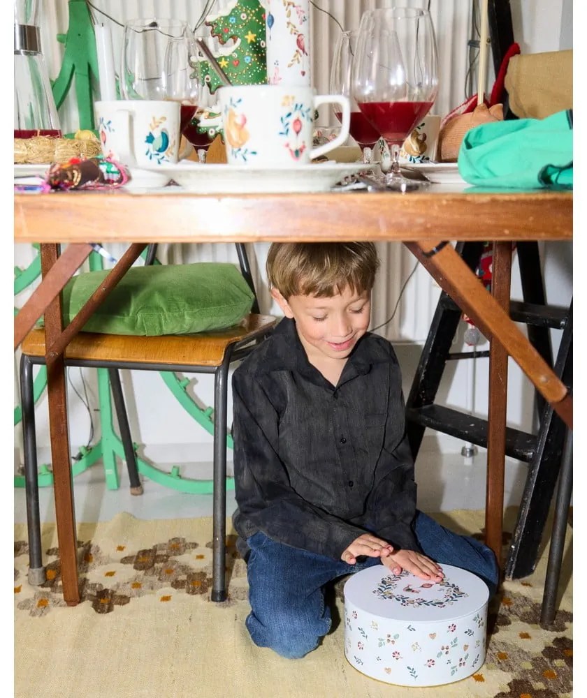 Lumânare timp de ardere 56 h cu model de Crăciun Grand Cru Cottage 2025 – Rosendahl