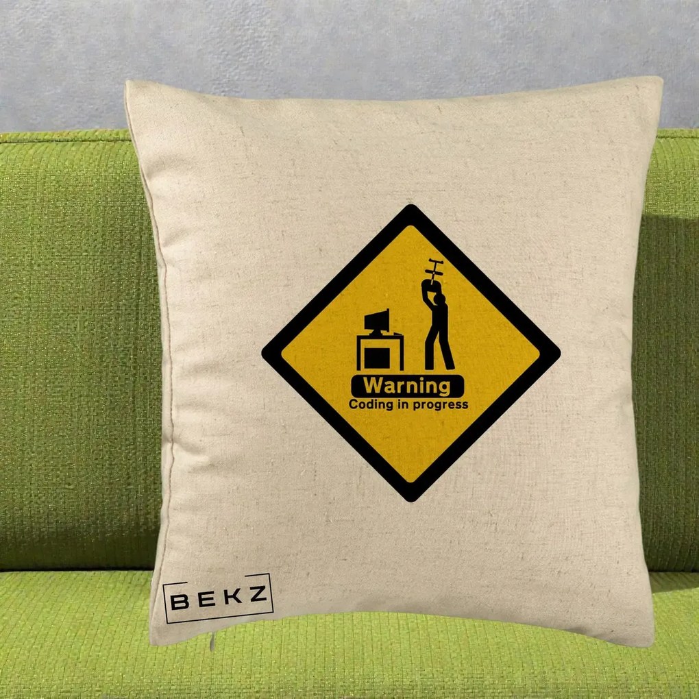 Perna Personalizata Warning Coding in Progress, 40x40 cm, Bej, Husa Detasabila, Perna Inclusa, BEKZ®