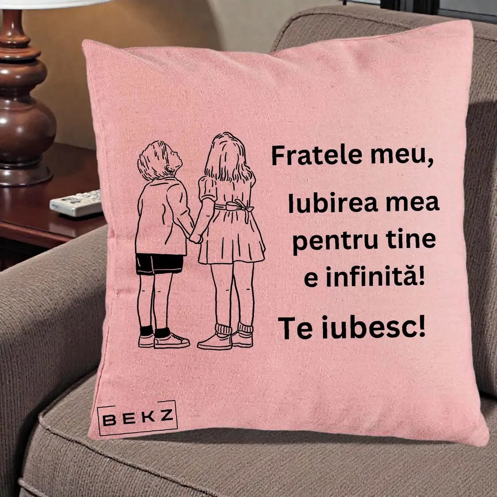 Cadou pentru Frate - Perna Personalizata Fratele Meu Te Iubesc Copii Tinand Maini Line Art, 40x40 cm, Roz, Husa Detasabila, Perna Inclusa, BEKZ®