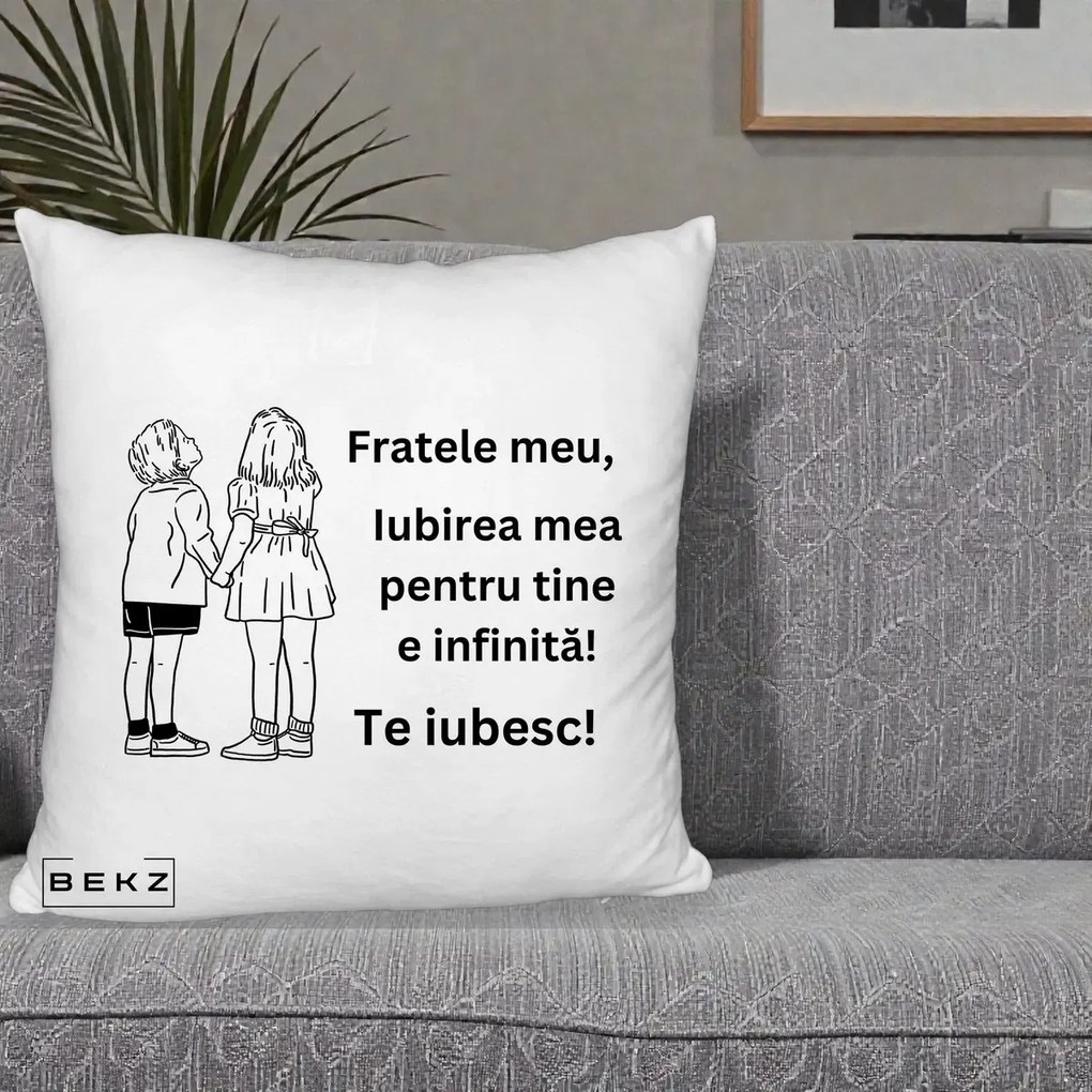 Cadou pentru Frate - Perna Personalizata Fratele Meu Te Iubesc Copii Tinand Maini Line Art, 40x40 cm, Alb Pufos, Husa Detasabila, Perna Inclusa, BEKZ®