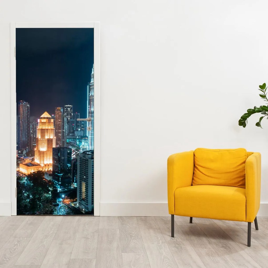 Fototapet pentru ușă - Noaptea în Kuala Lumpur (95x205cm)