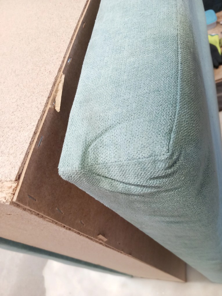 OFERTA Canapea extensibila in U VENORIA 285x146 cm, verde deschis + 2 pernite GRATUIT Rangul II