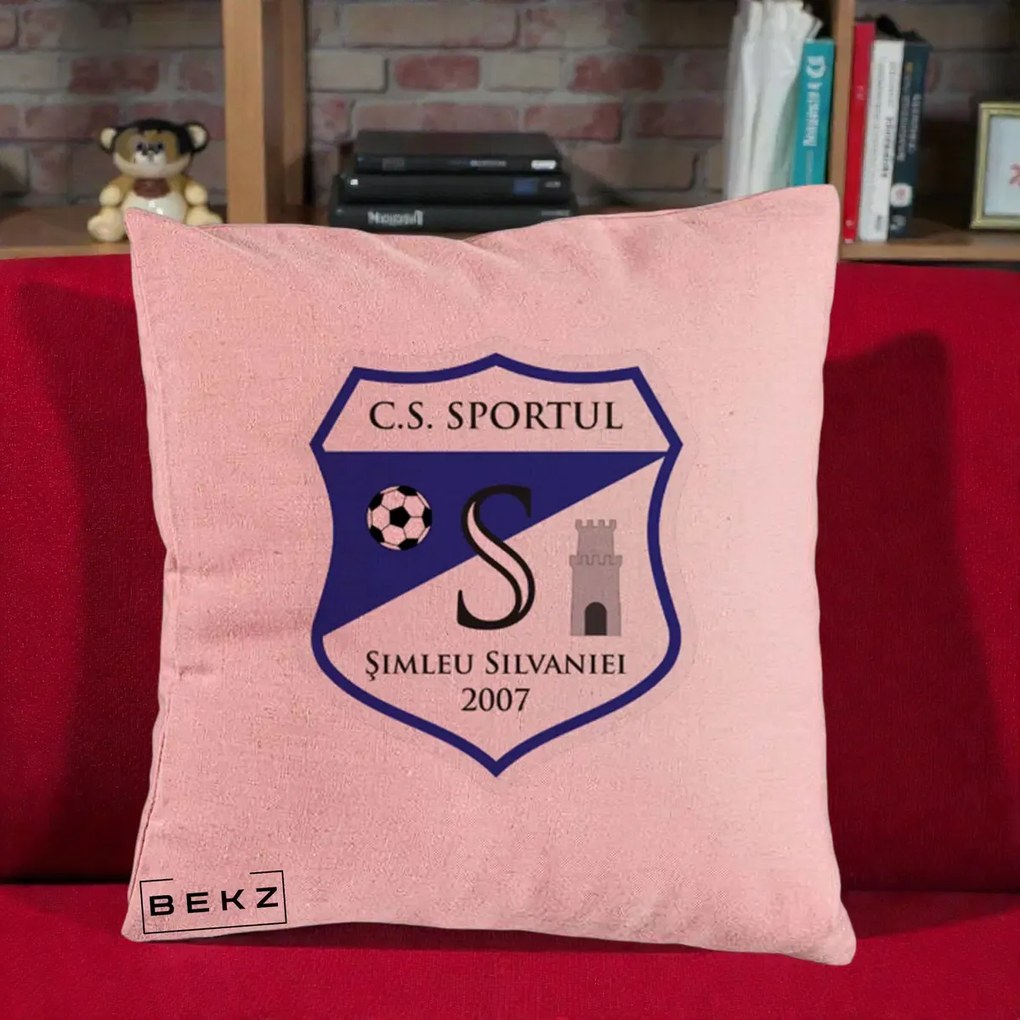 Perna Personalizata CS Sportul Simleu Silvaniei 2007, 40x40 cm, Roz, Husa Detasabila, Perna Inclusa, BEKZ®