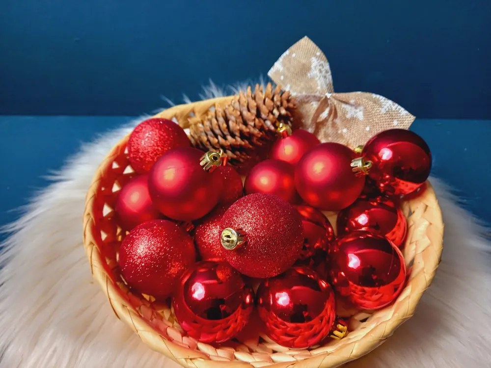 Globuri de Crăciun pentru brad 5cm 17buc RED