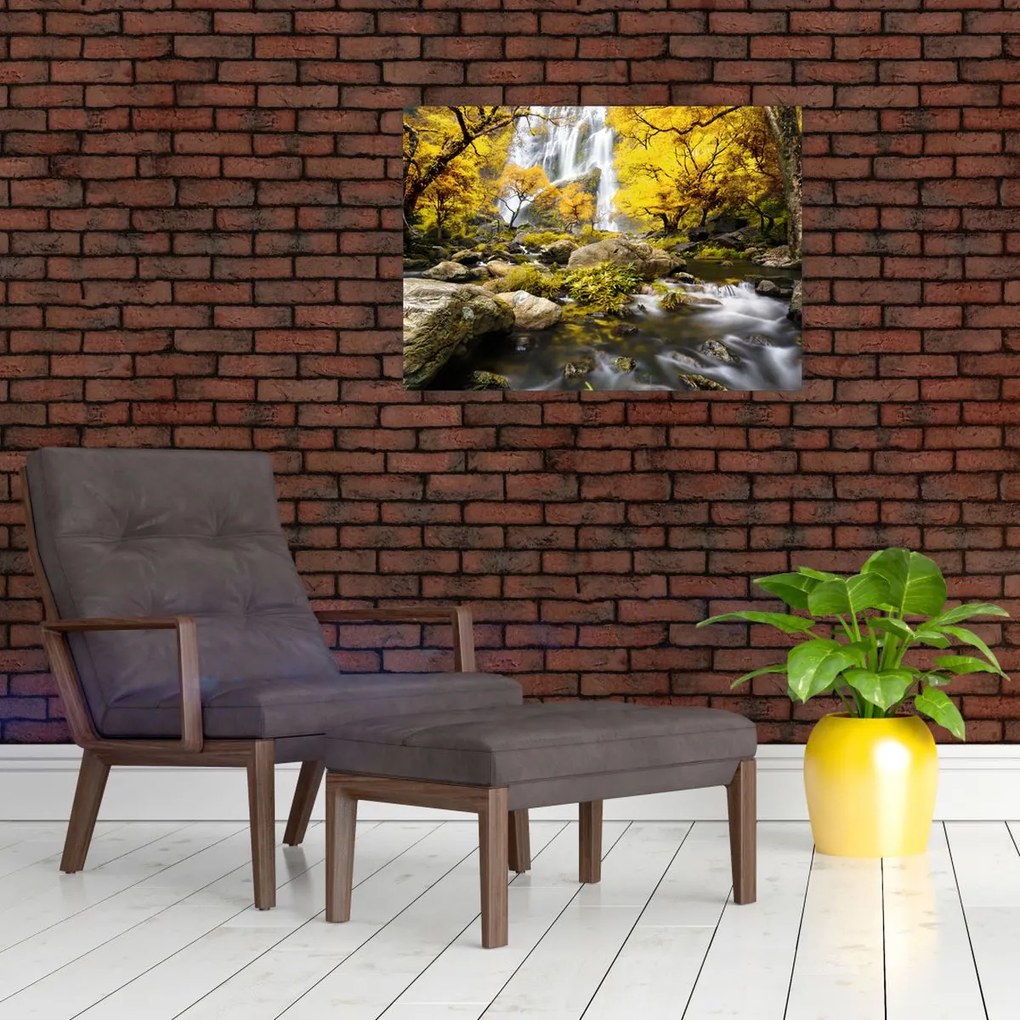 Tablou pe sticlă - Cascade în peisaj de toamnă, galben (70x50 cm)