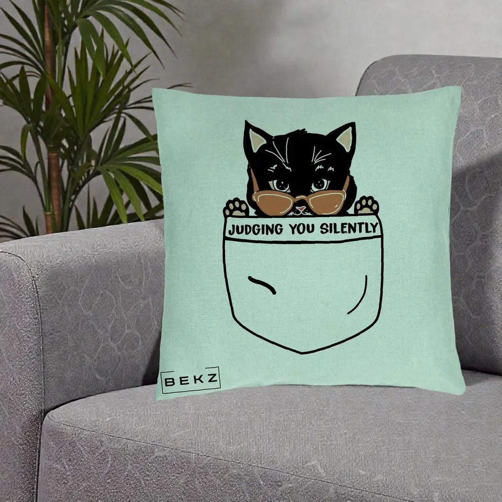 Perna Decorativa Judging You Silently Pisica Buzunar, 40x40 cm, Verde Menta, Husa Detasabila, Perna Inclusa, BEKZ®