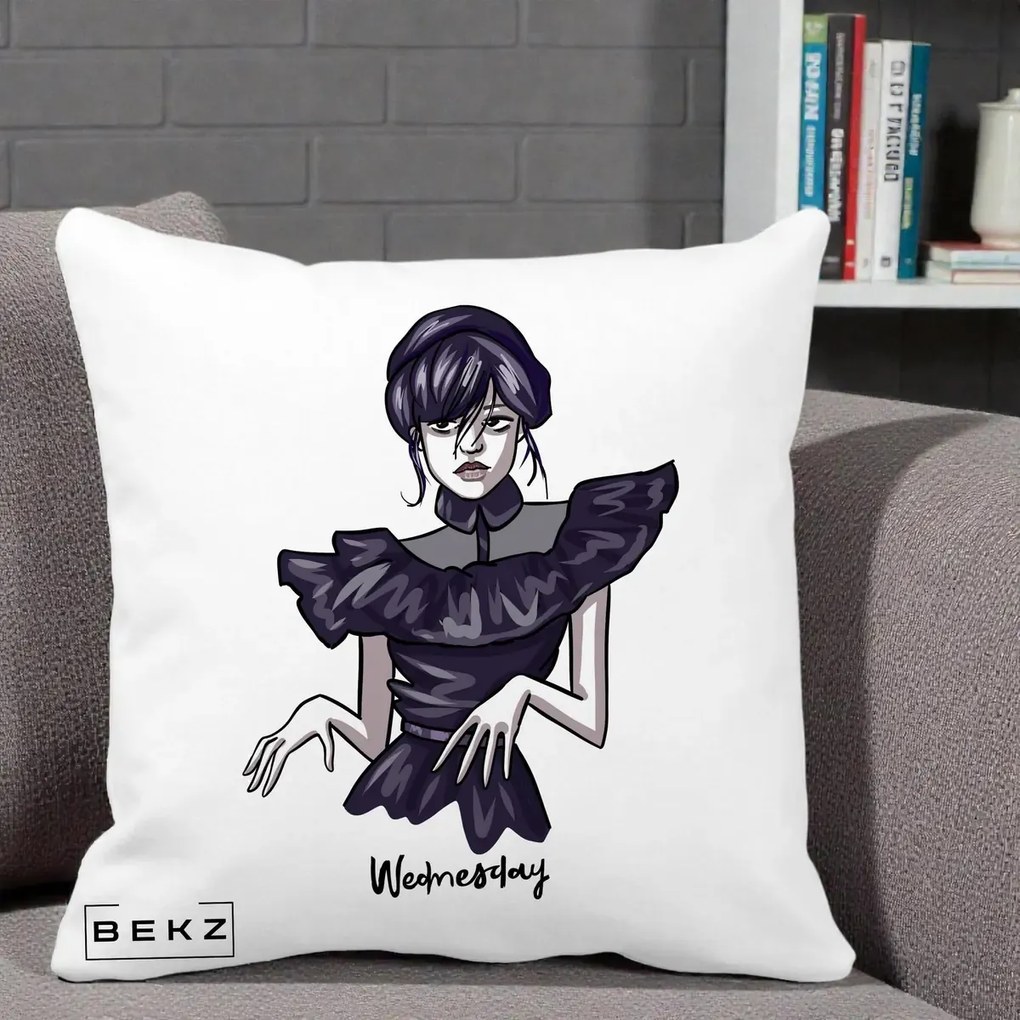 Perna Personalizata Wednesday Addams Dans Gotic, 40x40 cm, Alba Mata, Husa Detasabila, Perna Inclusa, BEKZ®