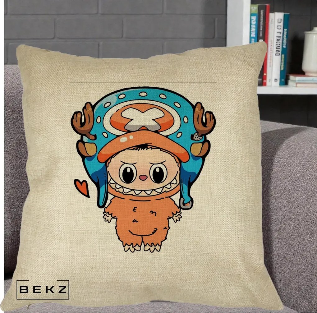 Perna Personalizata Labubu x Tony Tony Chopper, 40x40 cm, Crem, Husa Detasabila, Perna Inclusa, BEKZ®