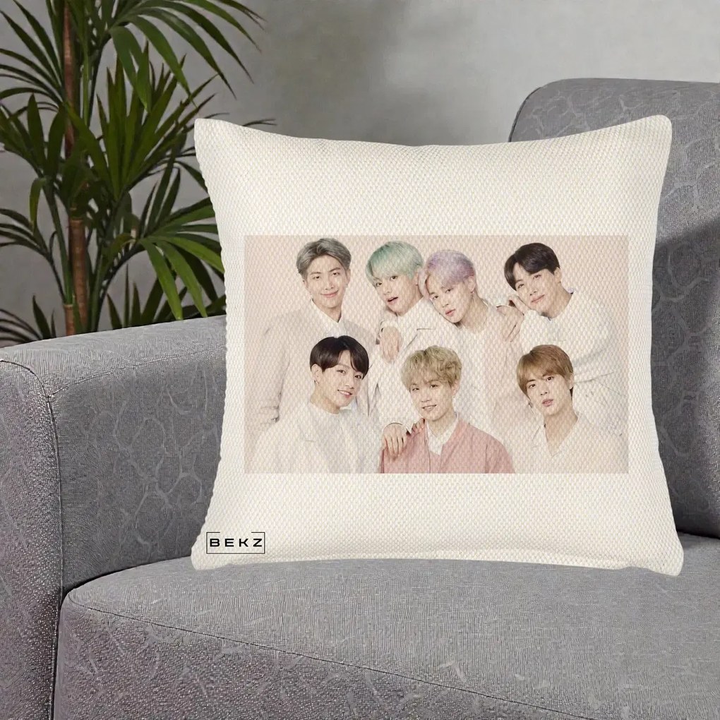 Perna Personalizata K-pop BTS Foto Grup Landscape Pastel, 40x40 cm, Crem Reliefat, Husa Detasabila, Perna Inclusa, BEKZ®