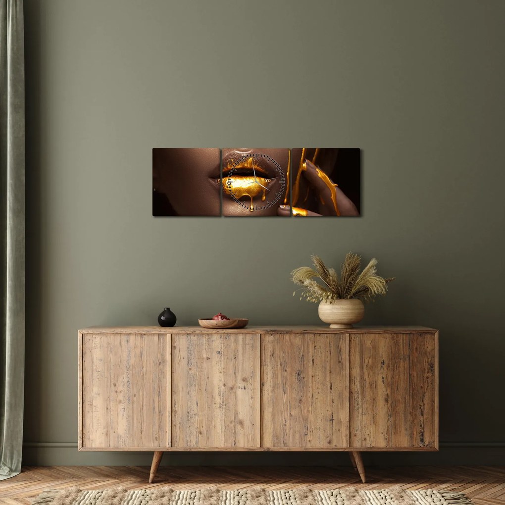 Tablou - Femeie cu buze aurii (cu ceas) (90x30 cm)