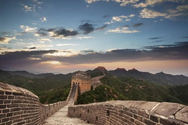 Tapet multicolor din hartie cu fibre de nailon Great Wall Of China Rebel Walls