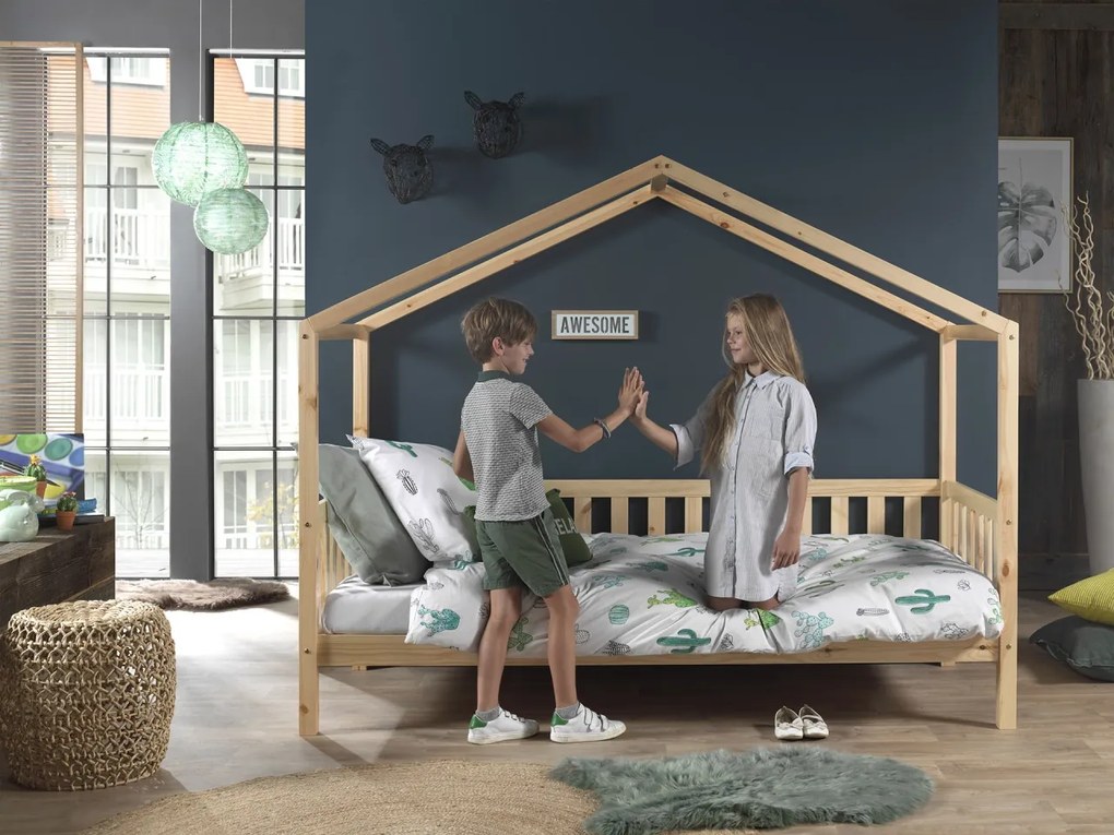 Set DALLAS culoare lemn natural format dintr-un Pat copii Vipack cu gard (90 x 200 cm) și un sertar.