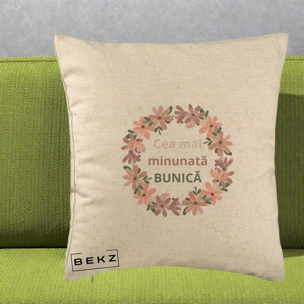 Cadou pentru Bunica - Perna Personalizata Cea Mai Minunata Bunica Coronita Flori Roz, 40x40 cm, Bej, Husa Detasabila, Perna Inclusa, BEKZ®