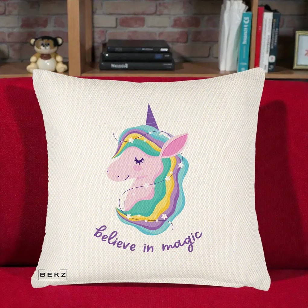 Perna Decorativa Unicorn Believe in Magic, 40x40 cm, Crem Reliefat, Husa Detasabila, Perna Inclusa, BEKZ®