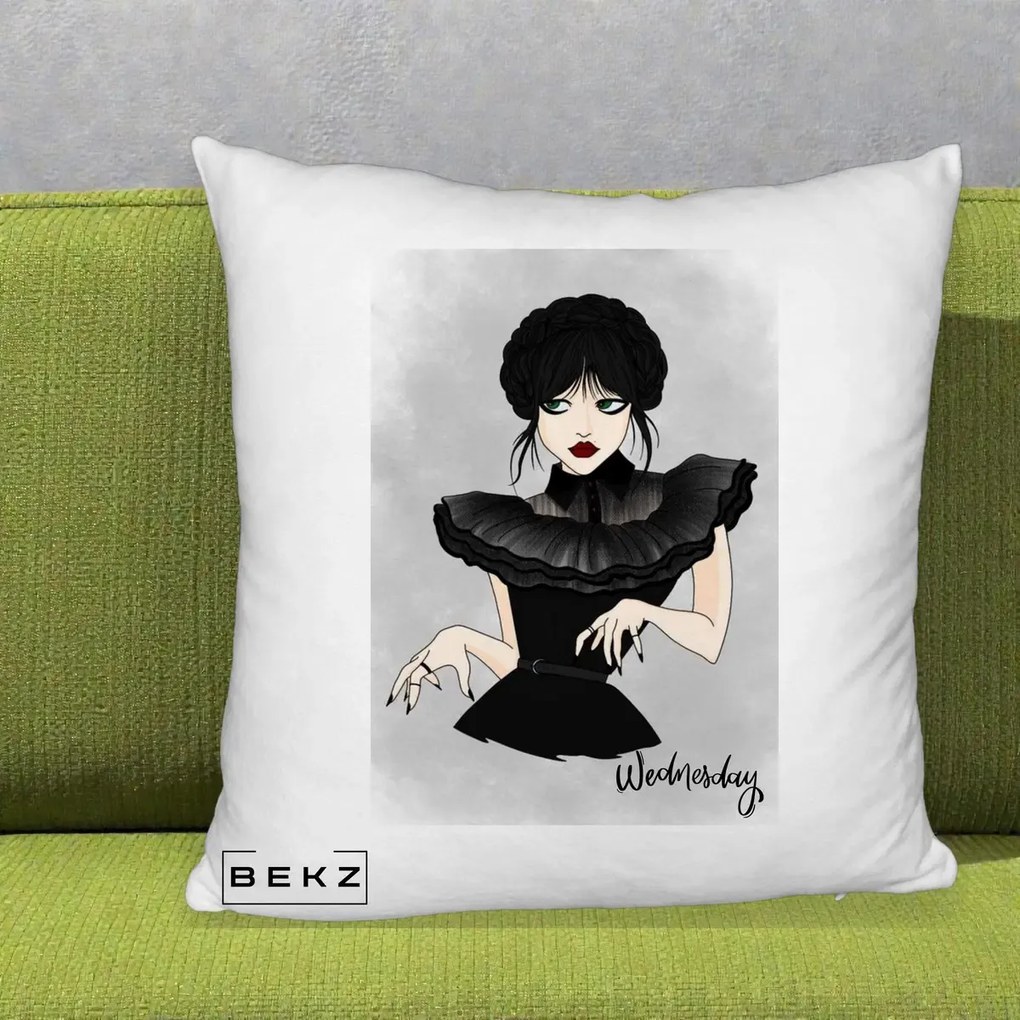 Perna Personalizata Wednesday Addams Portret Gotic, 40x40 cm, Alb Pufos, Husa Detasabila, Perna Inclusa, BEKZ®