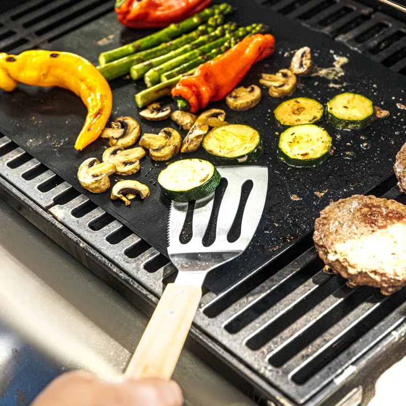 Set 3 ustensile BBQ Kinghoff KH 1918, Spatula, Spatula, Furculita, Manere din lemn, Orificiu pentru agatat, Inox / Maro
