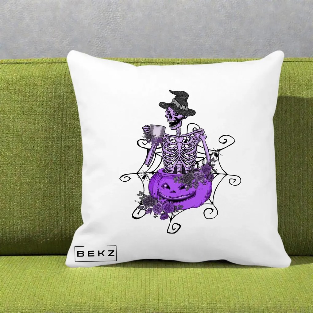 Perna Decorativa Schelet Vrajitor cu Dovleac Violet Halloween, 40x40 cm, Alba Mata, Husa Detasabila, Perna Inclusa, BEKZ®