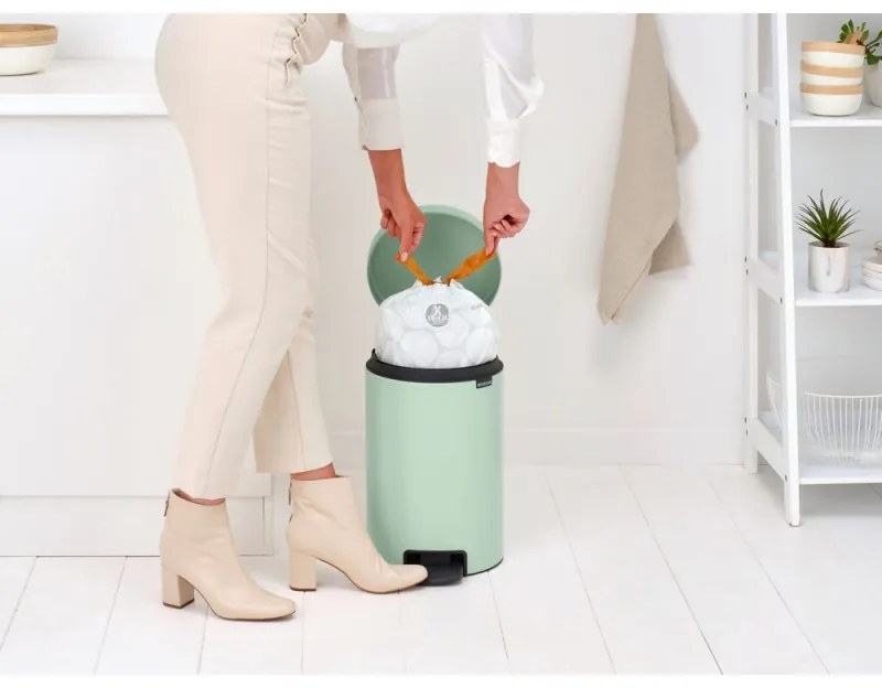 Cos de gunoi cu pedala Brabantia NewIcon 1008843, 12 L, Inchidere lina, Baza antiderapanta, Verde deschis