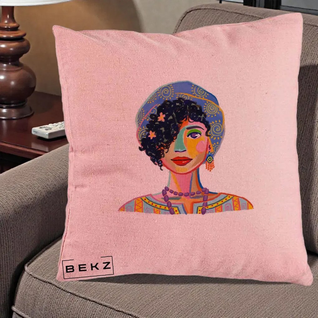 Perna Decorativa Portret Femeie Etnic Colorat, 40x40 cm, Roz, Husa Detasabila, Perna Inclusa, BEKZ®