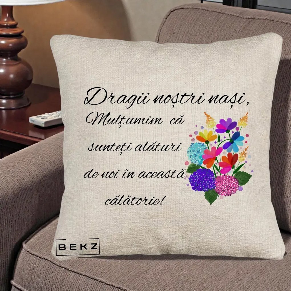 Perna personalizata nasi: Dragii nostri nasi, multumim, buchet colorat, 40x40 cm cu Umplutura, Bej Canapea, BEKZ