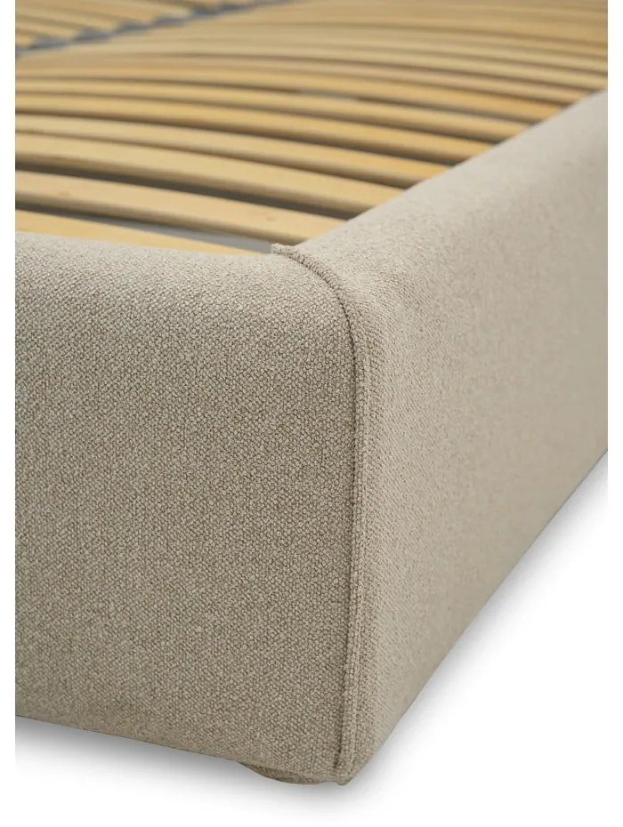 Pat matrimonial bej tapițat cu spațiu de depozitare cu somieră 140x190 cm Sea – Scandic