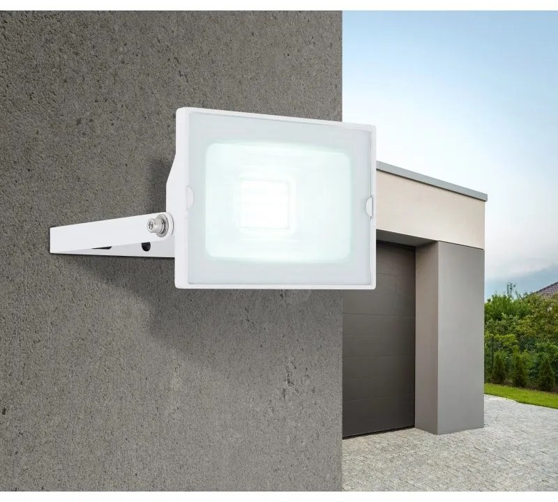 Aplica LED pentru iluminat exterior design modern IP65 Helga alb 11cm