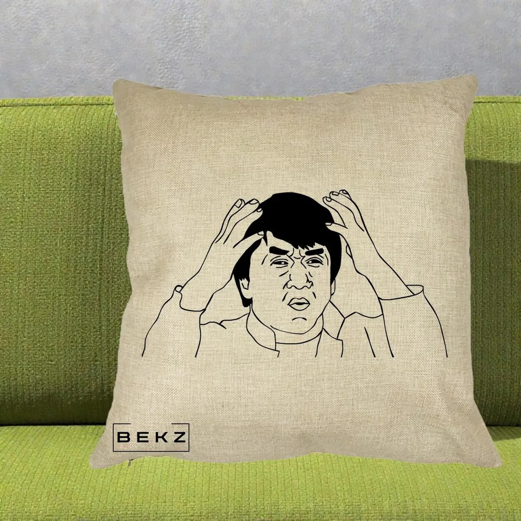 Perna Decorativa Jackie Chan WTF, 40x40 cm, Crem, Husa Detasabila, Perna Inclusa, BEKZ®