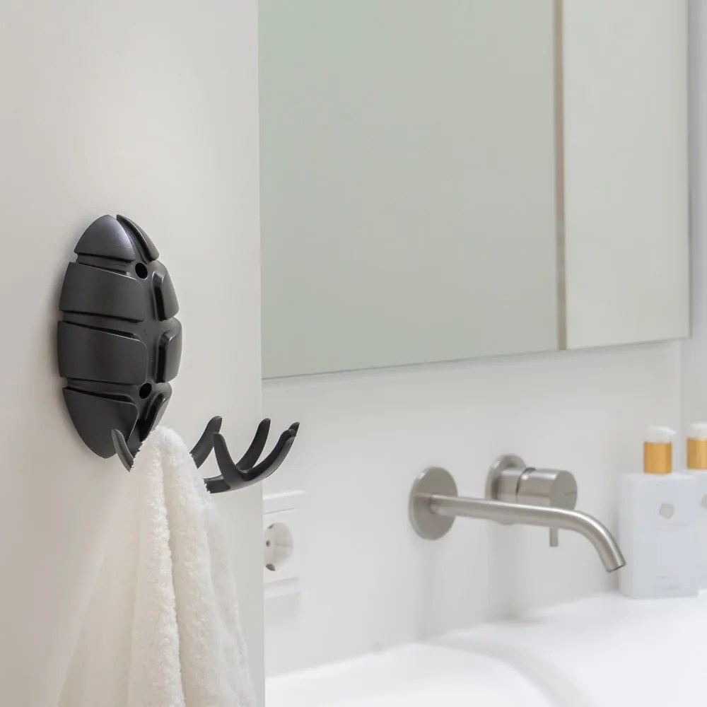 Cârlig negru de montat pe perete din plastic Bug – Spinder Design