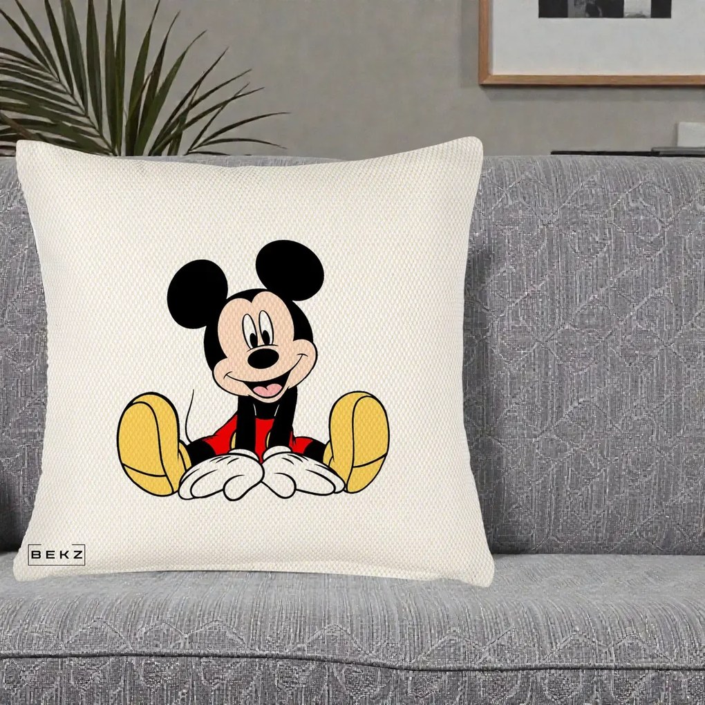 Perna Personalizata Mickey Mouse Relaxat, 40x40 cm, Crem Reliefat, Husa Detasabila, Perna Inclusa, BEKZ®