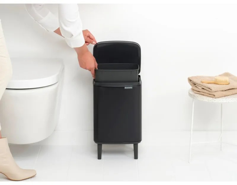 Coș Brabantia Bo Small Hi 1006645, 7 L, Ridicat, Deschidere lină și silențioasă, Bază antiderapantă, Negru