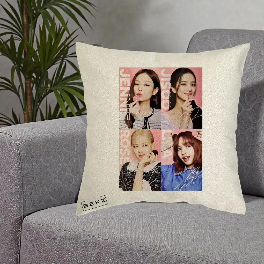 Perna Personalizata K-pop BLACKPINK Colaj 4 Portrete cu Semnature, 40x40 cm, Ecru, Husa Detasabila, Perna Inclusa, BEKZ®