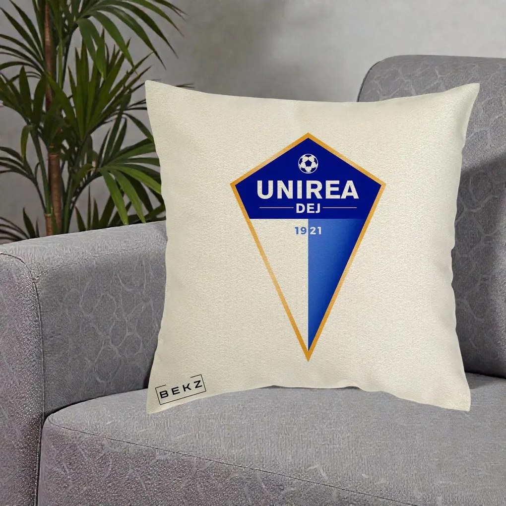 Perna Personalizata Unirea Dej 1921 Fotbal, 40x40 cm, Ecru, Husa Detasabila, Perna Inclusa, BEKZ®