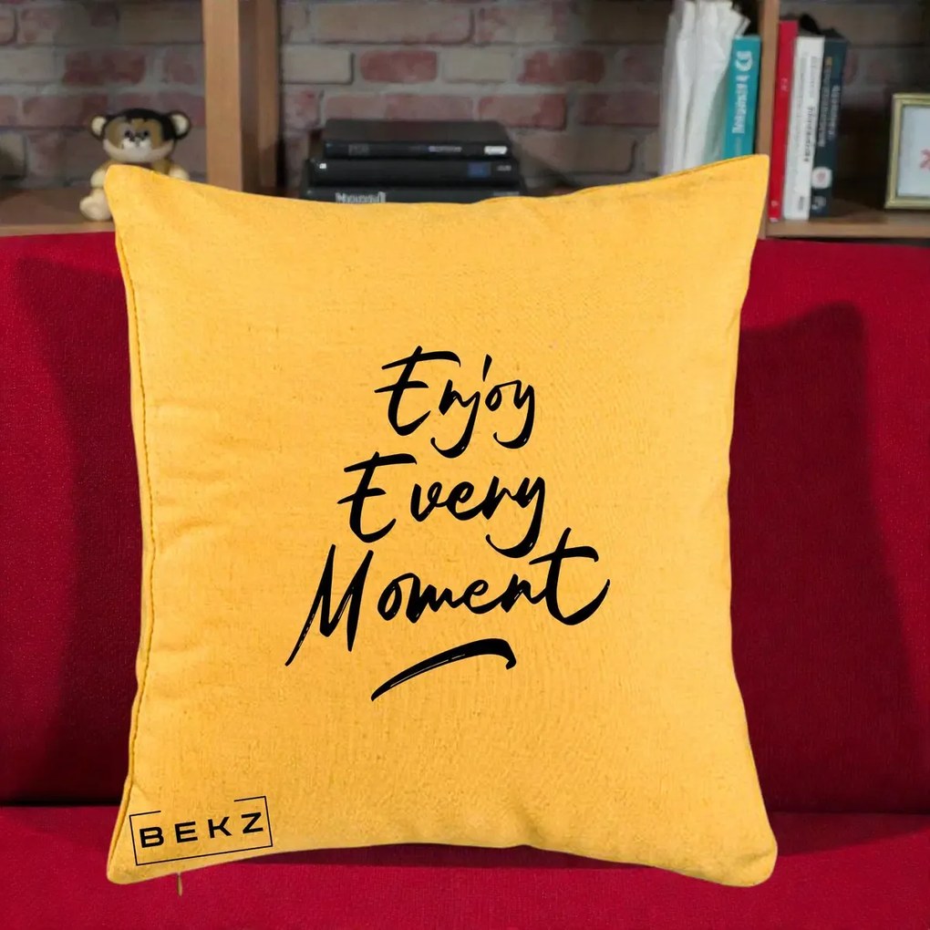 Perna Decorativa Enjoy Every Moment, 40x40 cm, Galben, Husa Detasabila, Perna Inclusa, BEKZ®